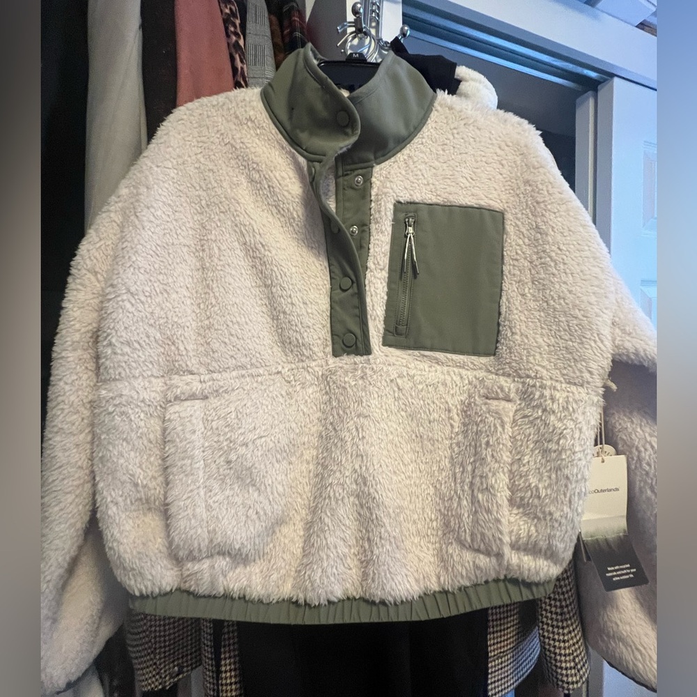 Vuori Cream and Green Fleece Jacket